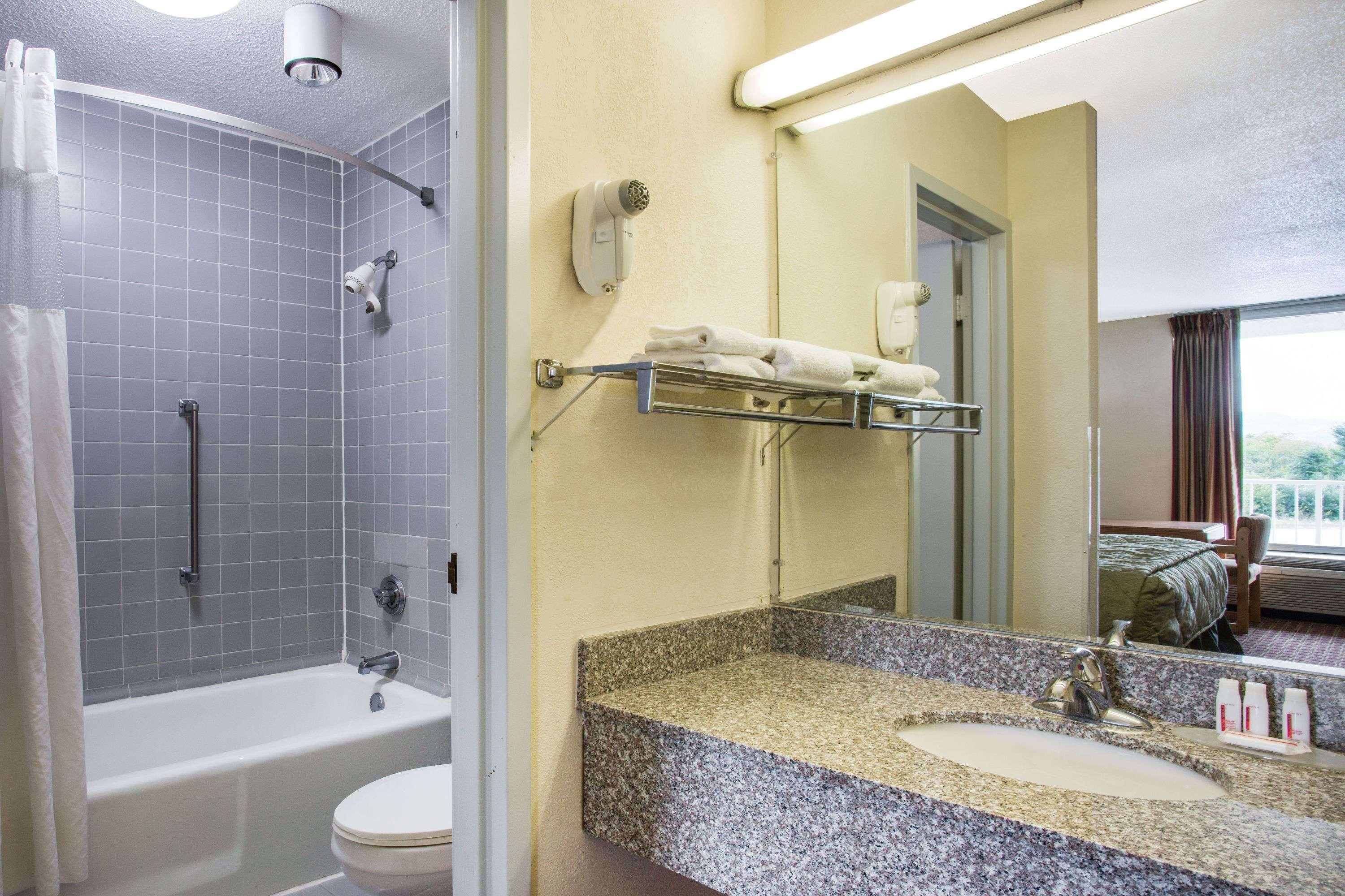 Ramada By Wyndham Wytheville Luaran gambar